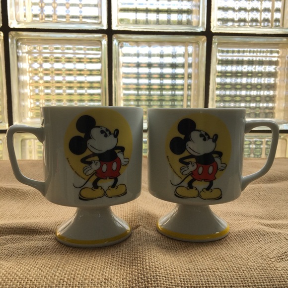 Set of 2! Vintage Mickey Mouse/ Disneyland Mugs! - Picture 4 of 5